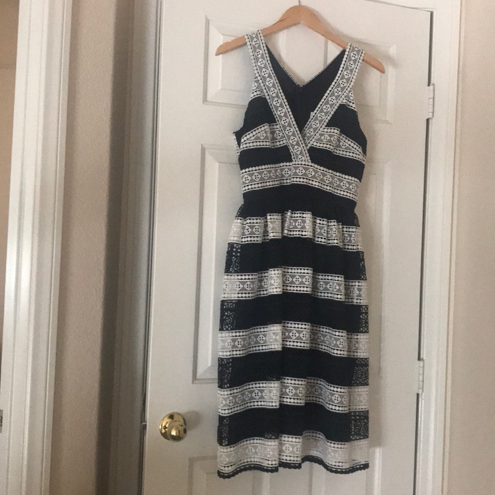Kate Spade New York Colorblock Lace V-neck Dress 6 - Picture 8 of 8